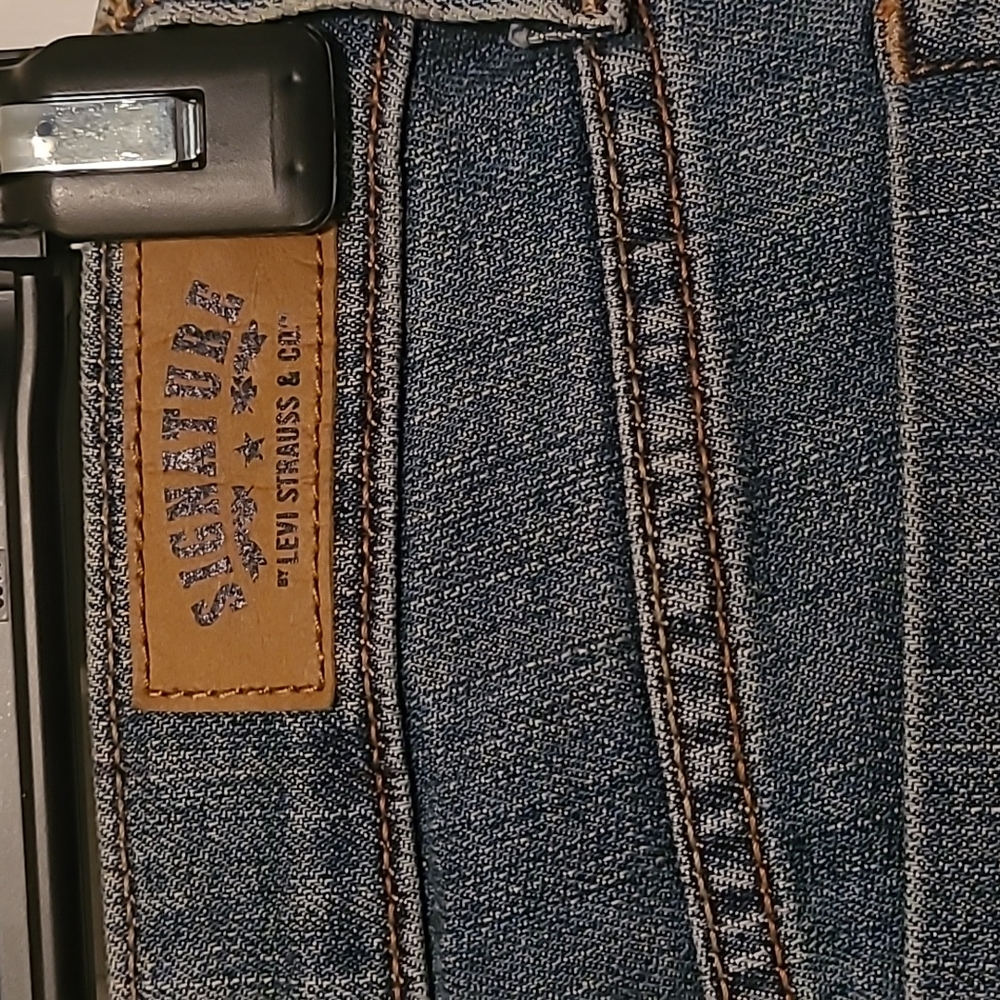 👖Levi Jeans👖 - Picture 4 of 9